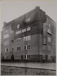 Gevel Wormerveerstraat.
              <br/>
              Beeldbank Stadsarchief, rond 1920